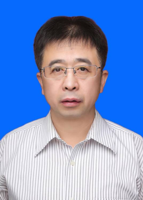 侯华